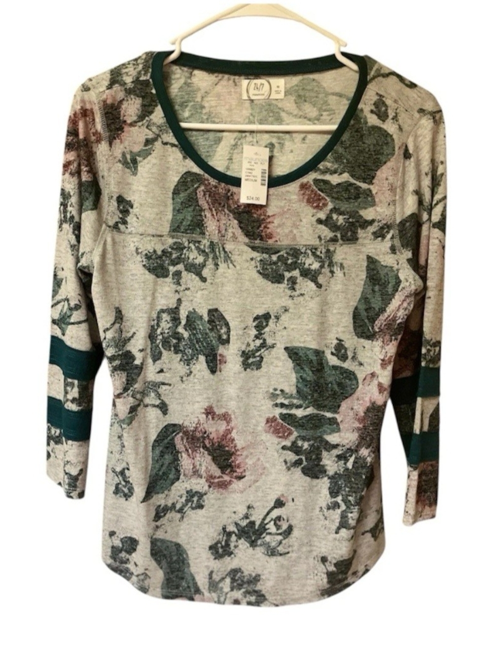 NWT Maurice’s 24/7 Grey Colored Floral Lightweight 3/4 Sleeve Football Tee, Sz M